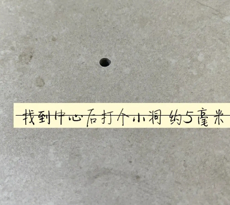蓝田瓷砖空鼓维修公司专业解答在瓷砖铺贴过程中，如果砂料搅拌不均匀，将会带来以下问题